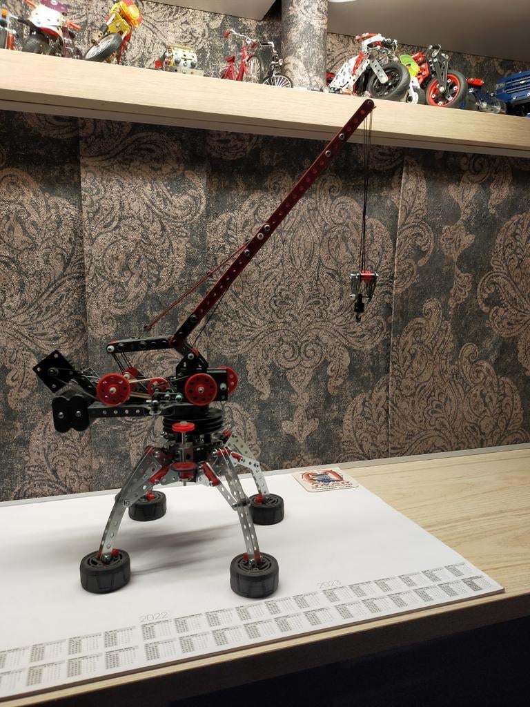 Meccano kraan met elektromotor - 10 modellen in rood, Ophalen of Verzenden, Gebruikt, Overige merken