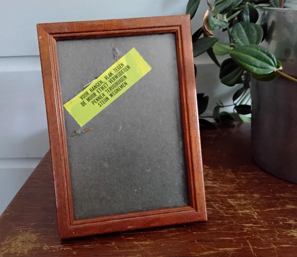 Vintage houten fotolijstje met groene achterzijde, Ophalen of Verzenden, Gebruikt