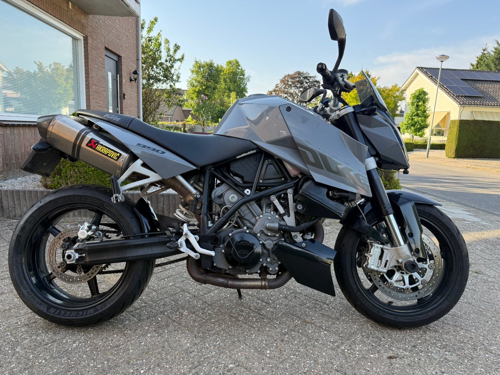 KTM 990 Super Duke - Akrapovic, goed onderhouden, Motoren, 2 cilinders, Sportuitlaat, Occasion, Particulier