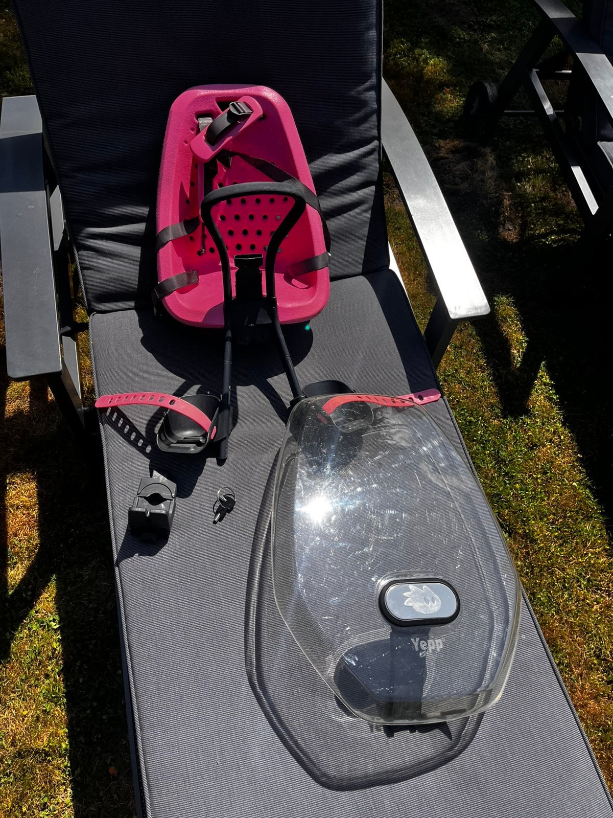 Roze Yepp mini met windscherm en adapter, Ophalen, Gebruikt, Voorzitje, Voetsteuntjes