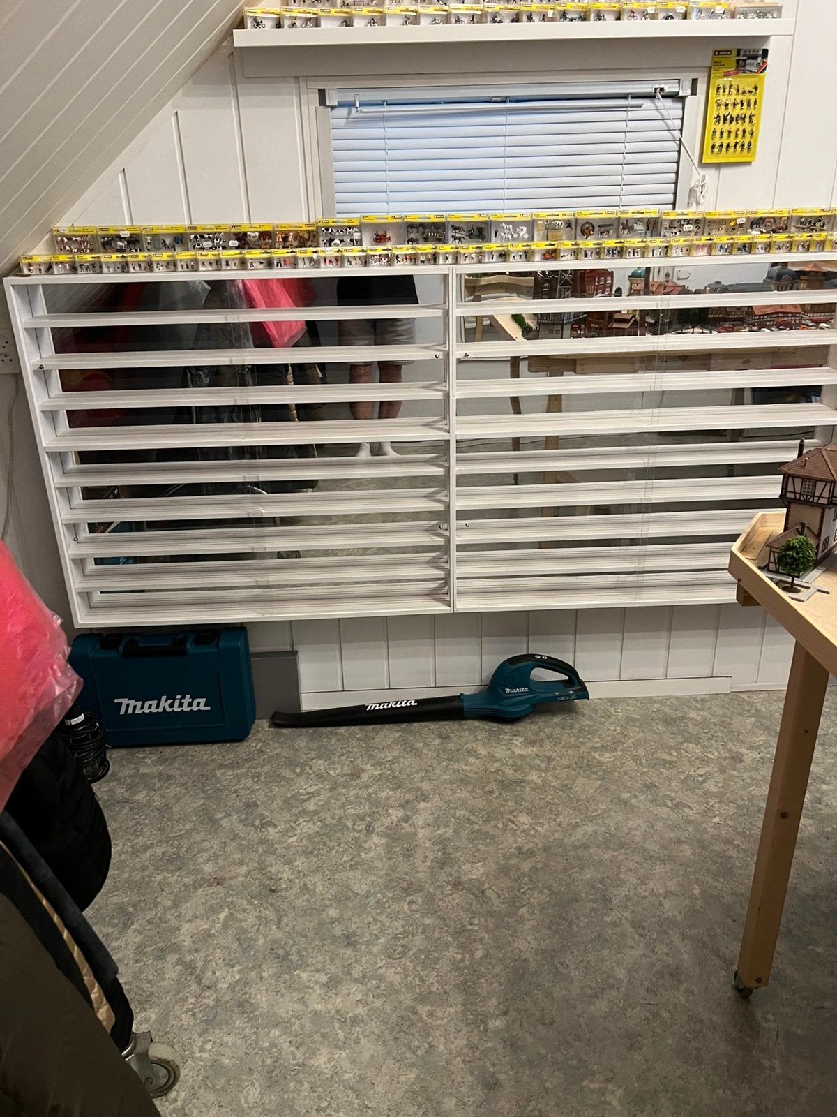 Vitrine Ho luxe kwaliteit met spiegel wand, Huis en Inrichting, Kasten | Vitrinekasten, Ophalen, Nieuw, 25 tot 50 cm, 200 cm of meer