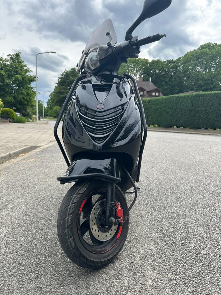 Zip 80cc, Fietsen en Brommers, Scooters | Piaggio, Ophalen of Verzenden, Zo goed als nieuw, Benzine, Zip