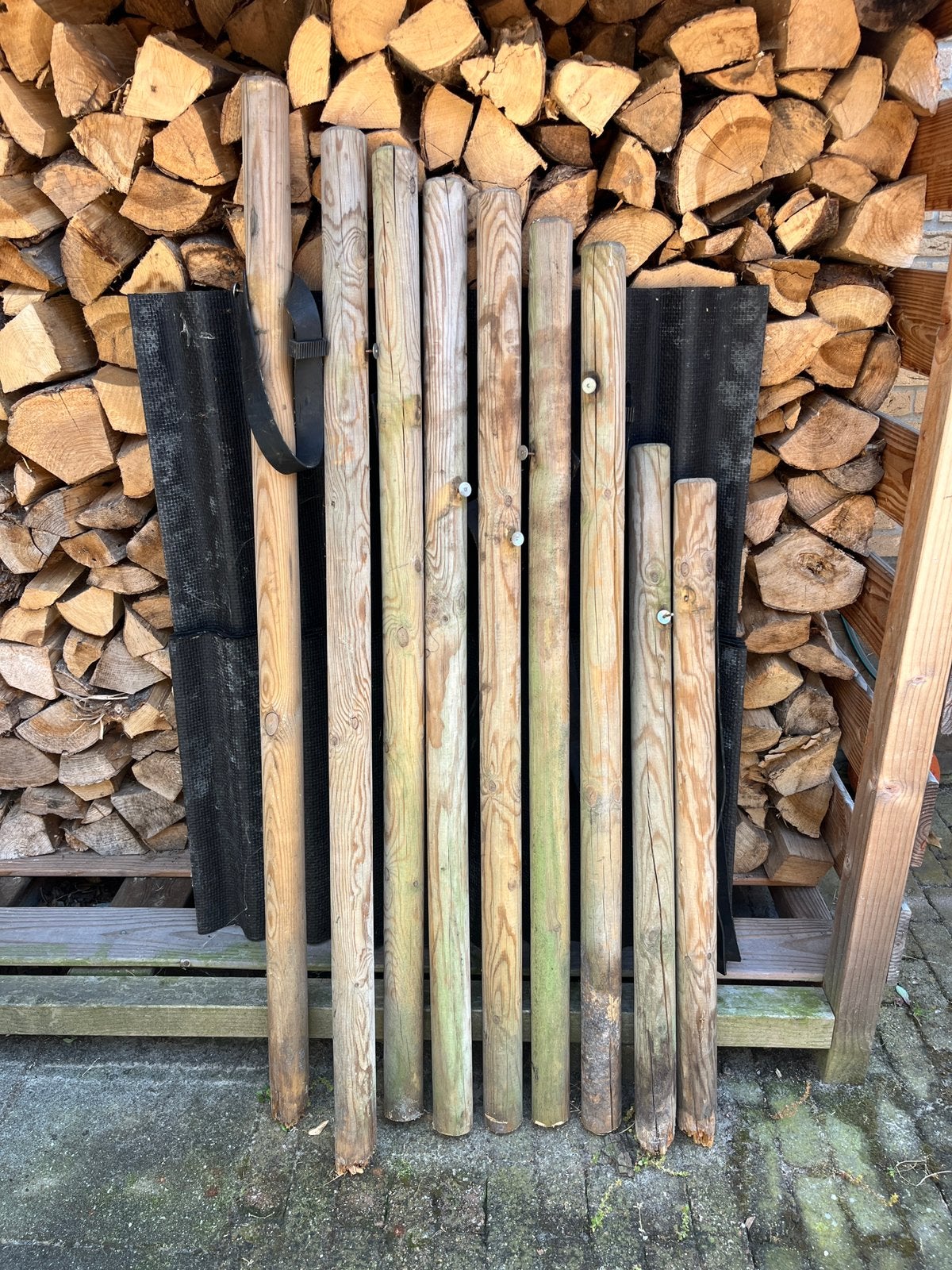 9 ronde palen tussen 100-120cm( gebruikt), Tuin en Terras, Palen, Balken en Planken, Ophalen, Zo goed als nieuw, Minder dan 180 cm