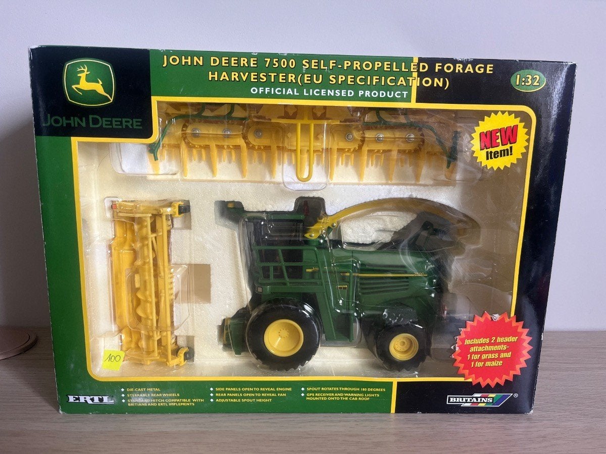 Gezocht! John Deere hakselaars Ertl Britains 1:32, Ophalen of Verzenden, Zo goed als nieuw, Tractor of Landbouw, Britains