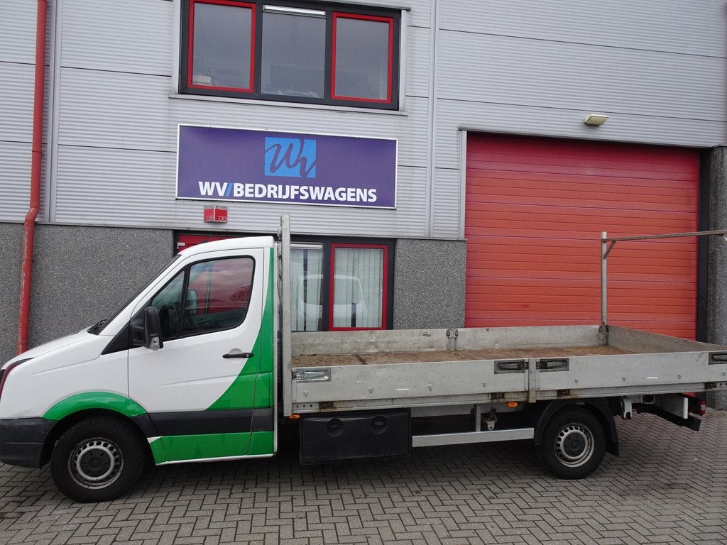 Volkswagen Crafter 50 2.0 TDI L3H1 openlaadbak 3 zits airco, Auto's, Bestelauto's, Euro 5, Gebruikt, Zwart, 4 cilinders