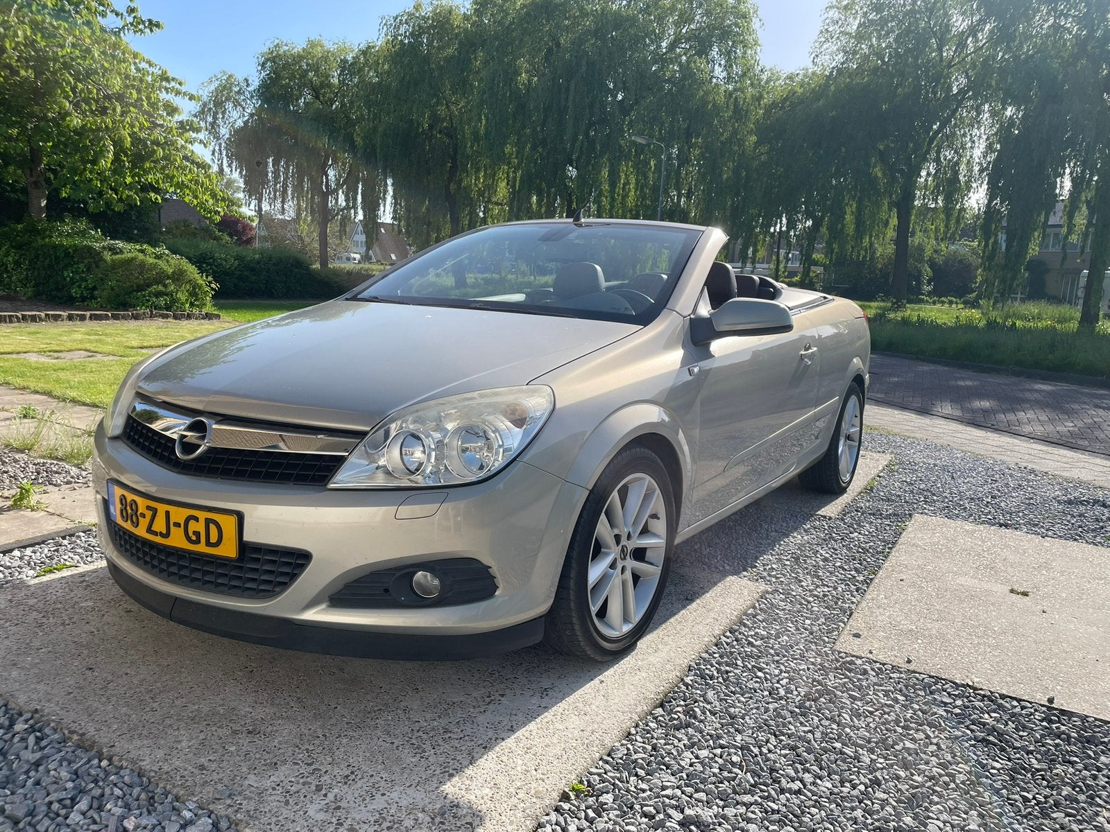 Opel Astra cabriolet  1.8-16V  leder 89.000km, 4 cilinders, Cabriolet, 4 stoelen, 1796 cc