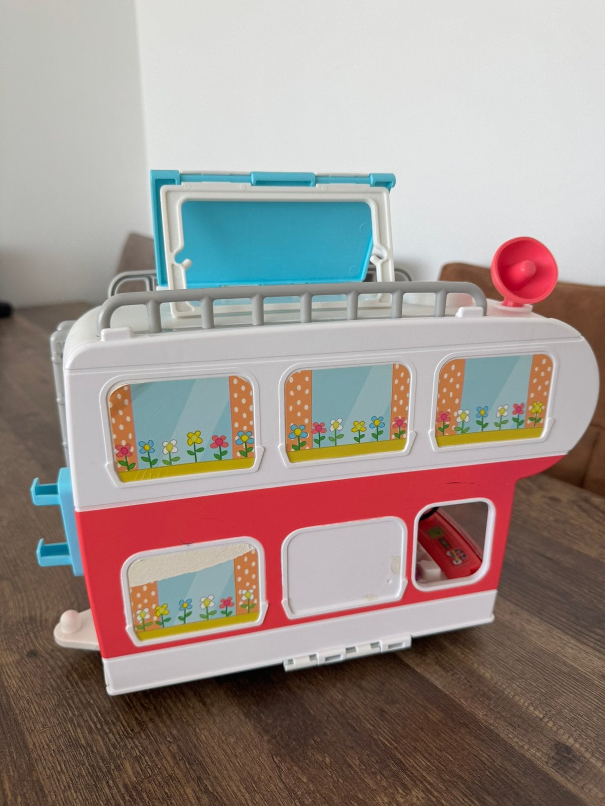 Peppa camper bus, Ophalen