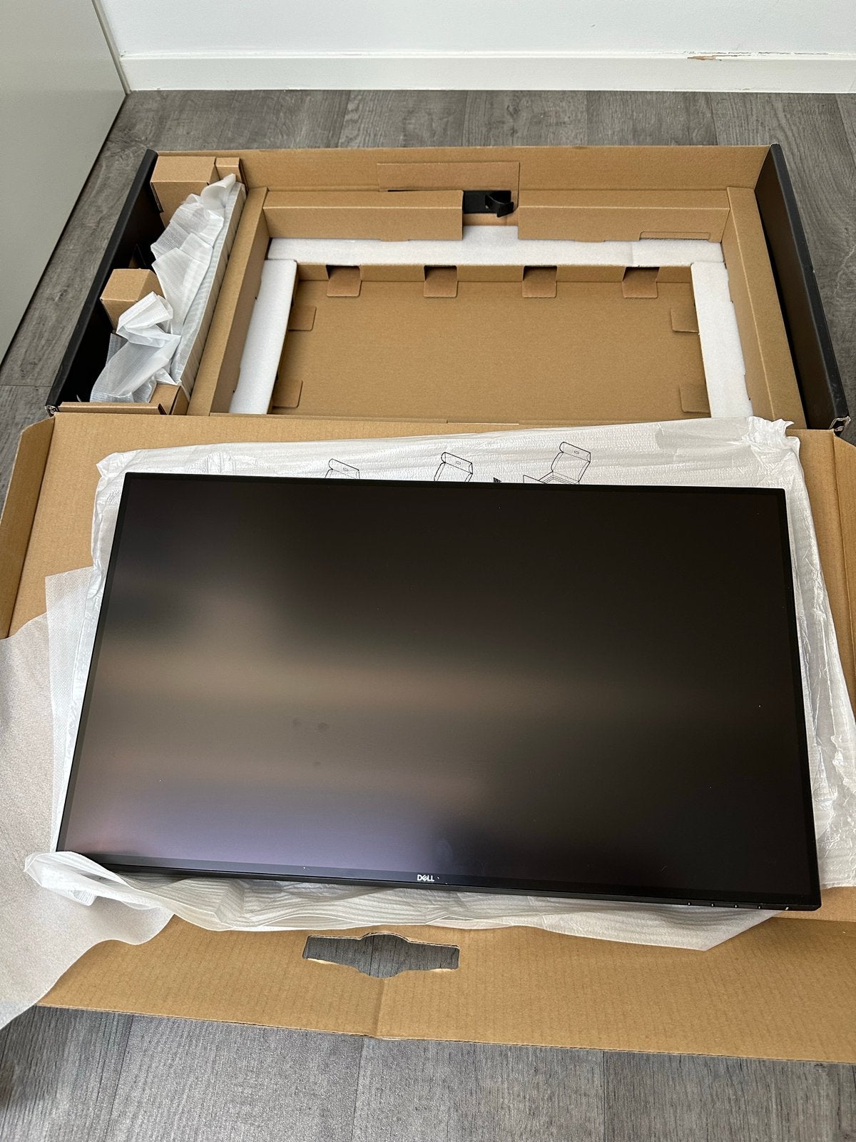 Dell U2720Q 27 inch 4K USB-C Monitor - Zeer nette staat, Computers en Software, Monitoren, In hoogte verstelbaar, Ophalen of Verzenden