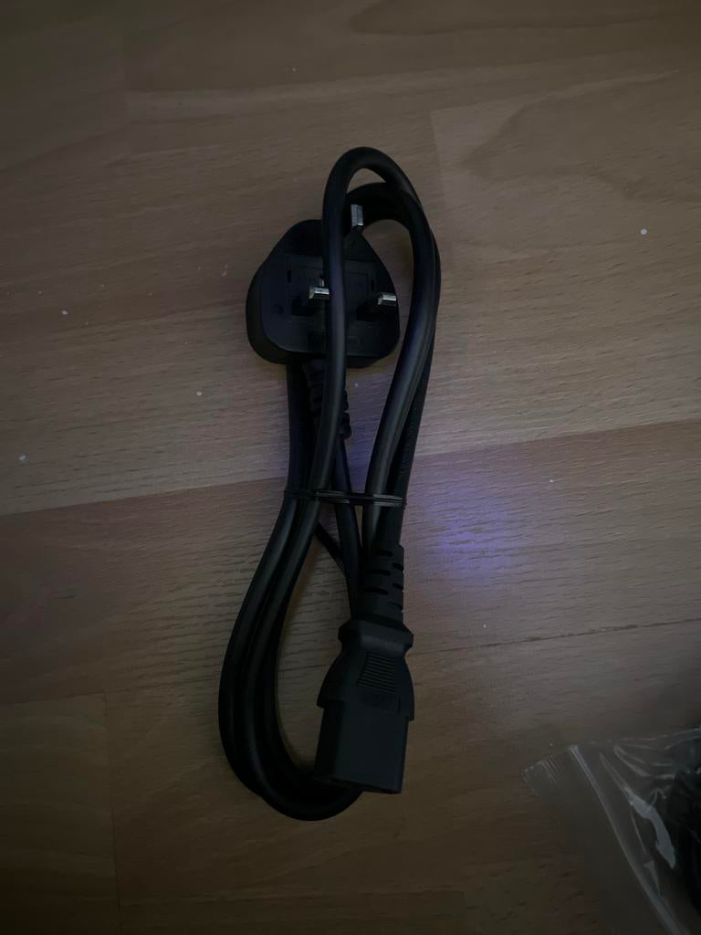 2x PC Stroomkabel (UK stekker), Ophalen of Verzenden, Gebruikt