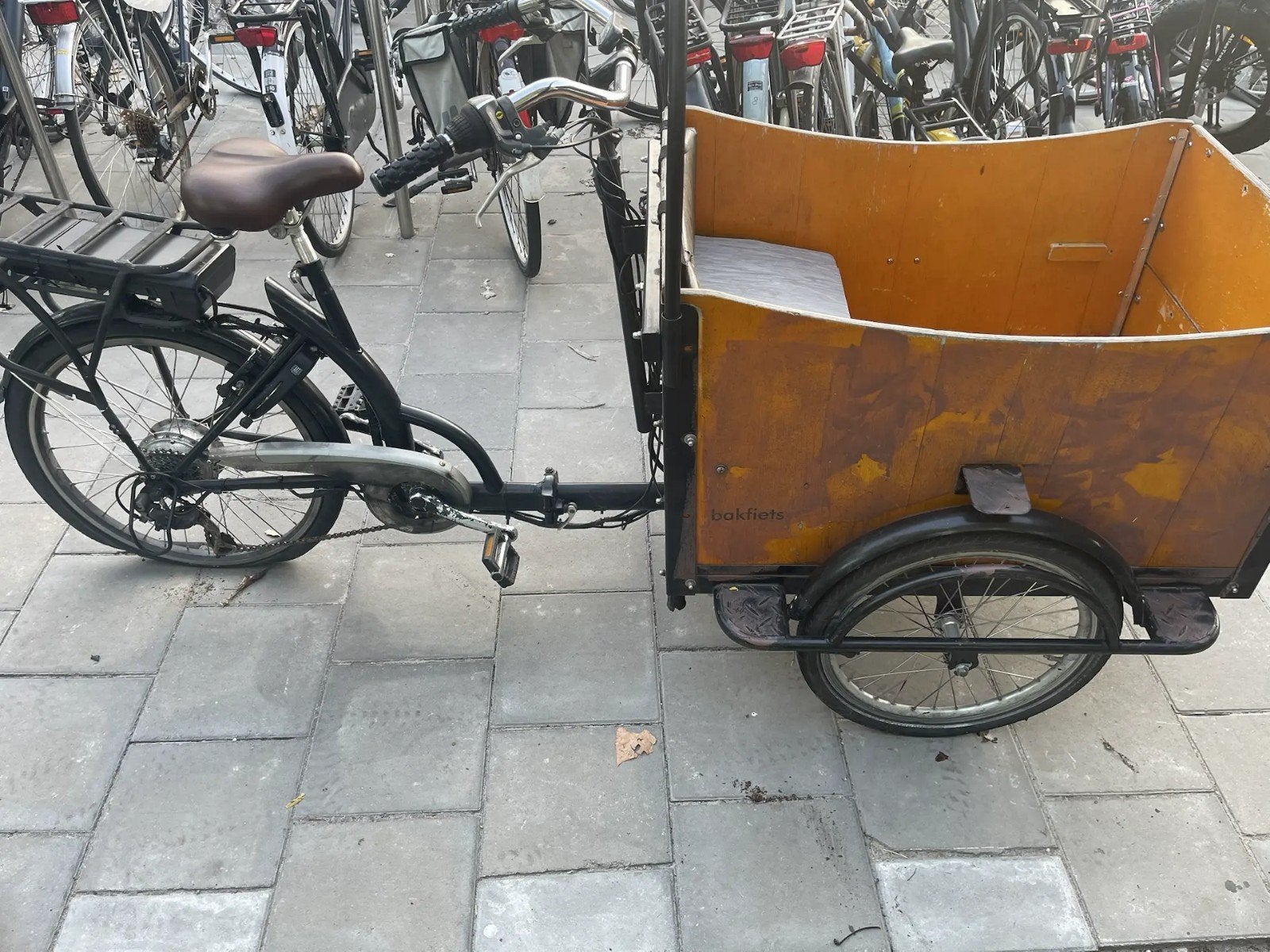 Bakfiets met nieuwe accu en huifstangen - direct weg!, Ophalen of Verzenden, Fietsfabriek
