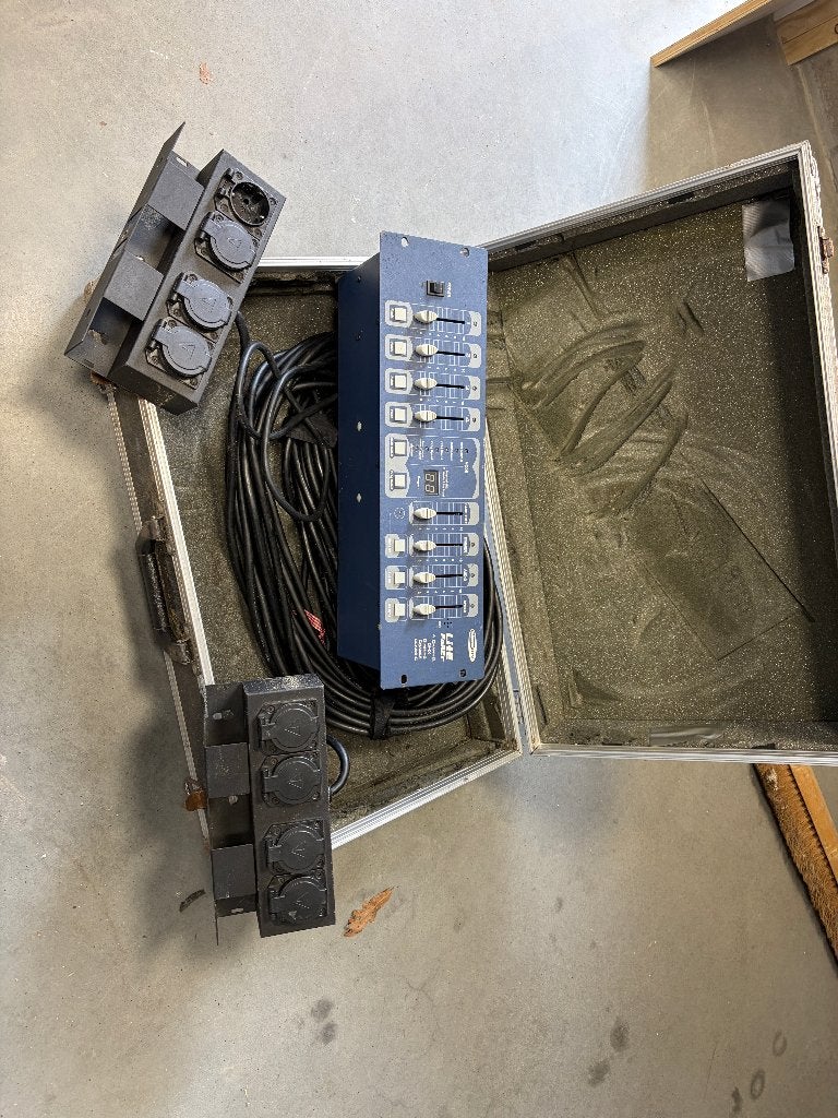Showtec Lite Power 4 Dimmer pack + kabels + flightcase, Ophalen, Zo goed als nieuw, Licht, Geluidgestuurd