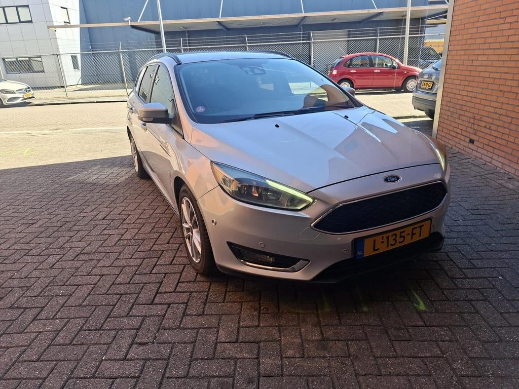 Ford Focus 1.0 Ecoboost 74KW Wagon 2014 Grijs, 100 pk, Handgeschakeld, 999 cc, 57 €/maand