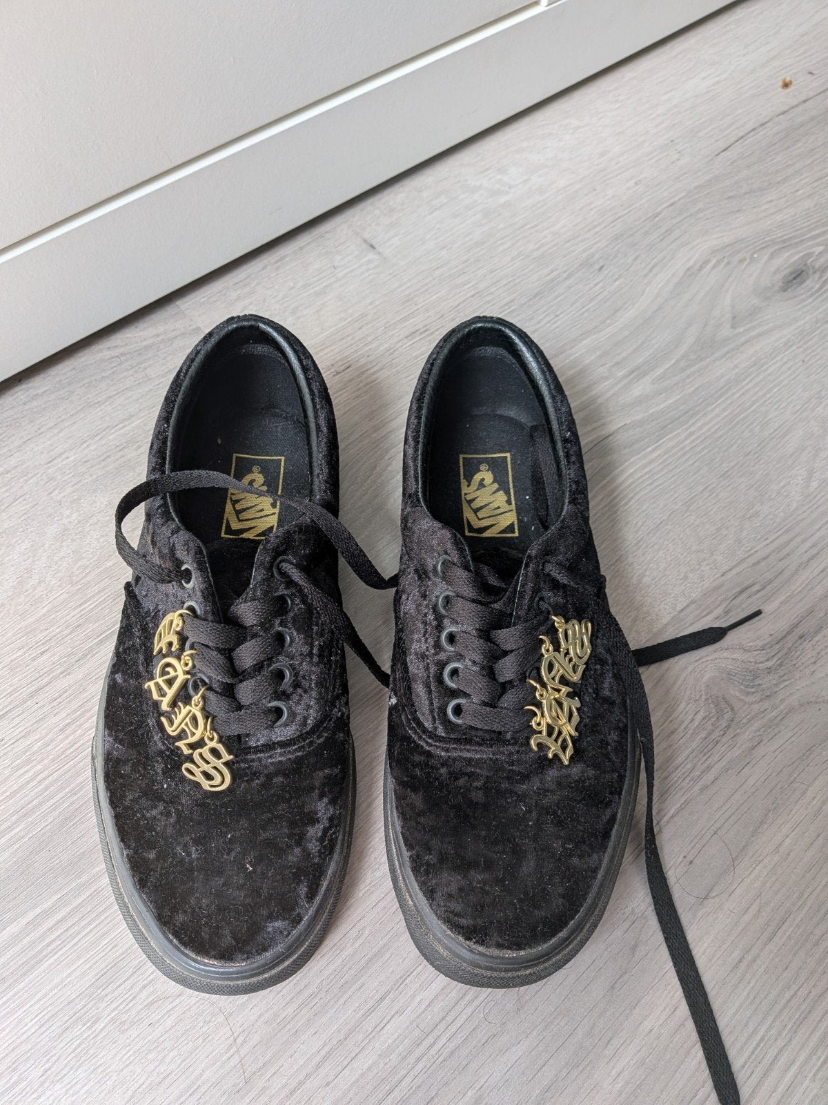 Vans sneakers - Zwart fluweel - Maat 39, Ophalen of Verzenden, Zo goed als nieuw, Zwart, Sneakers of Gympen