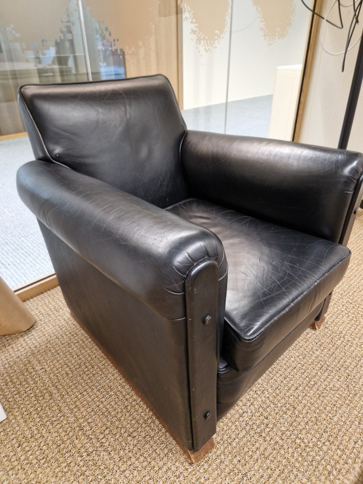 Zwarte leren fauteuil - Comfortabel en stijlvol, Ophalen, Gebruikt, Klassiek, Tijdloos, 75 tot 100 cm