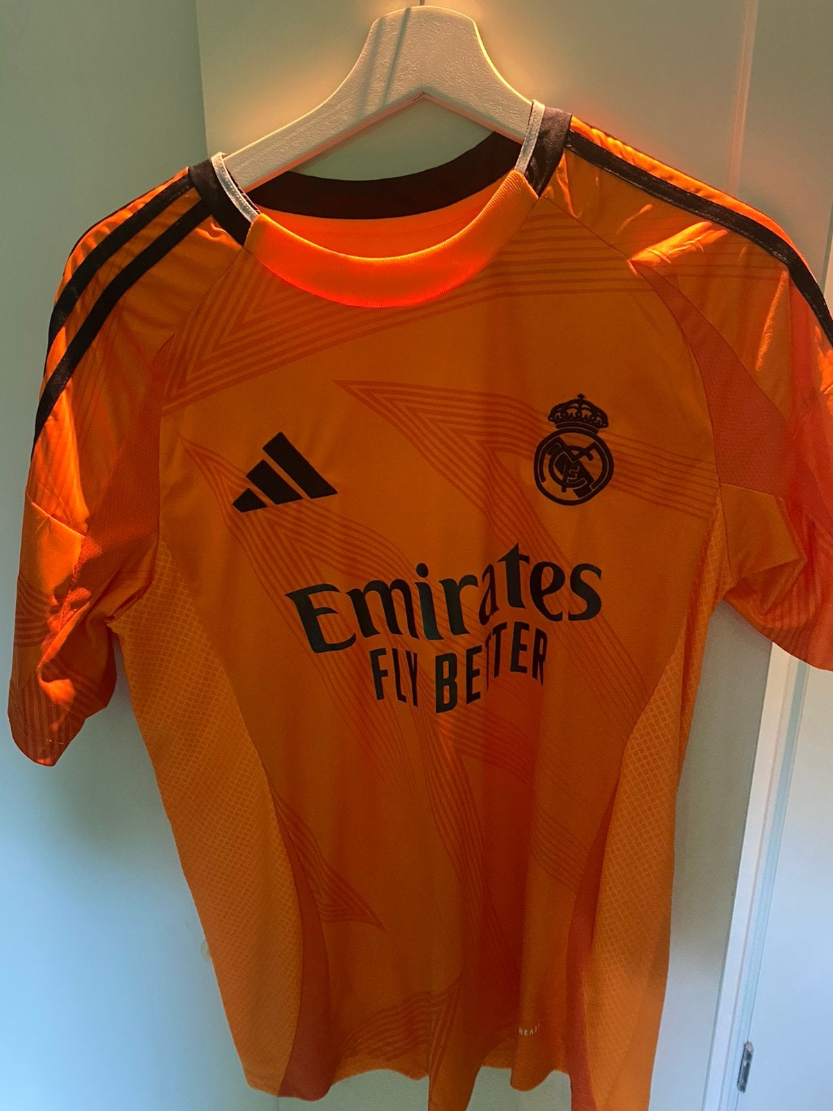 Adidas real Madrid voetbalshirt 2024/2025 maat M, Maat M, Ophalen of Verzenden, Zo goed als nieuw, Shirt