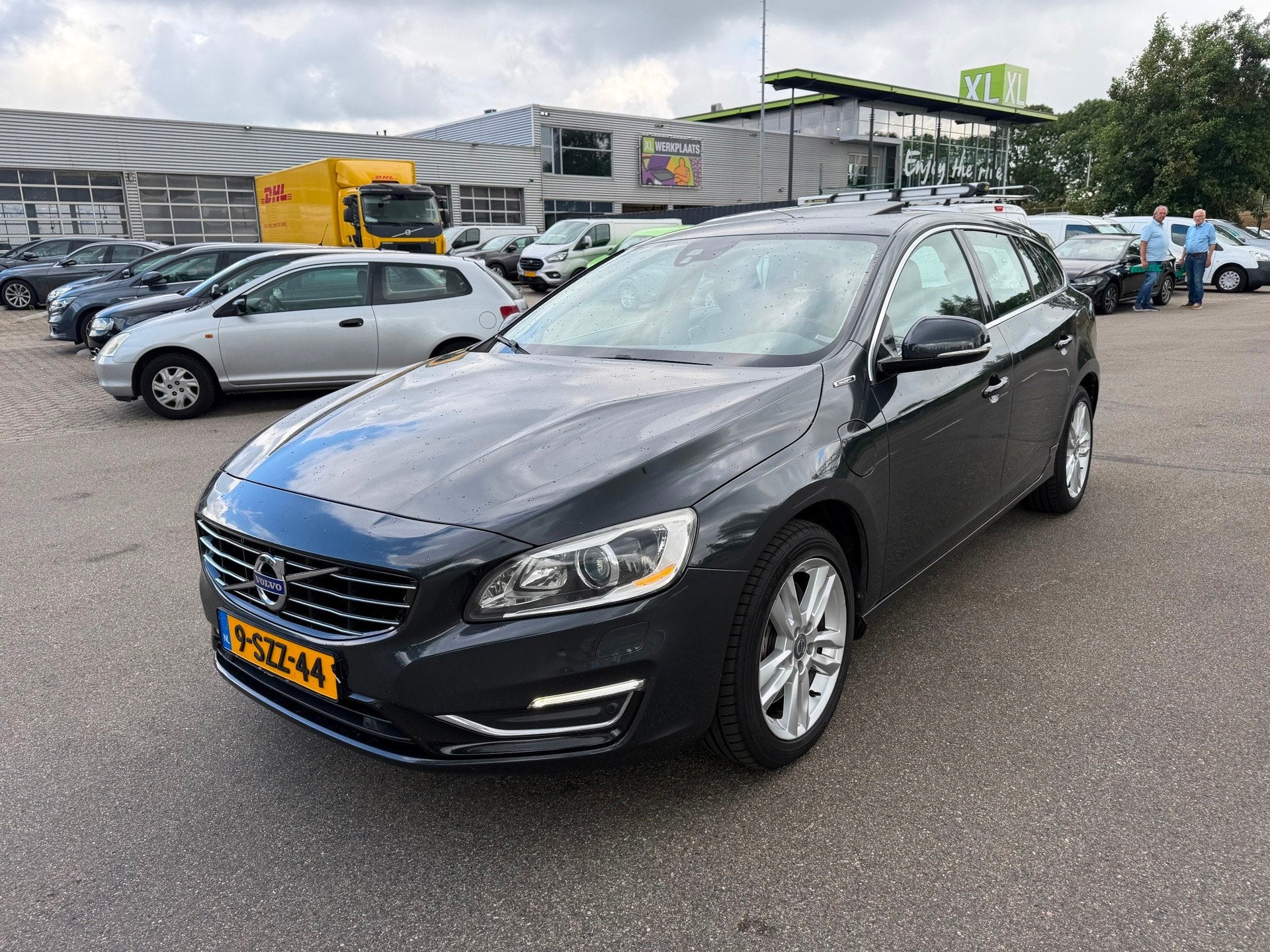 Volvo V60 2.4 D6 AWD Plug-In Hybrid Summum Dak Leer Navi, Auto's, Volvo, Automaat, Vierwielaandrijving, 11 kWh, Euro 5