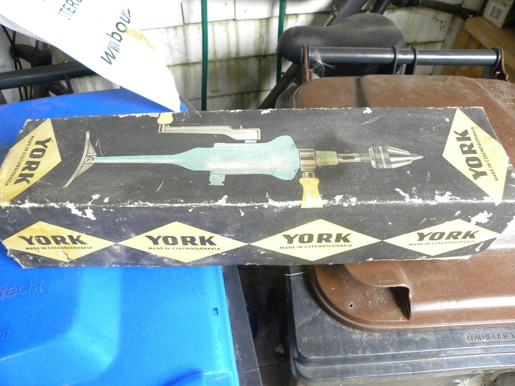 Vintage handboor, Ophalen