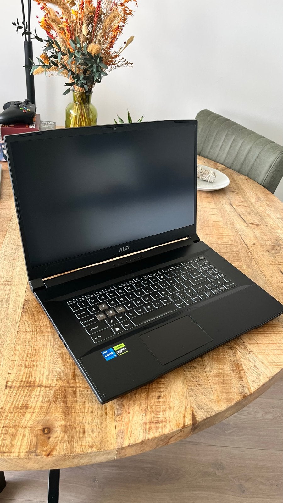 MSI Katana 17.3" Core i7 gaming laptop, Computers en Software, Ophalen, Met videokaart, Qwerty, Zo goed als nieuw