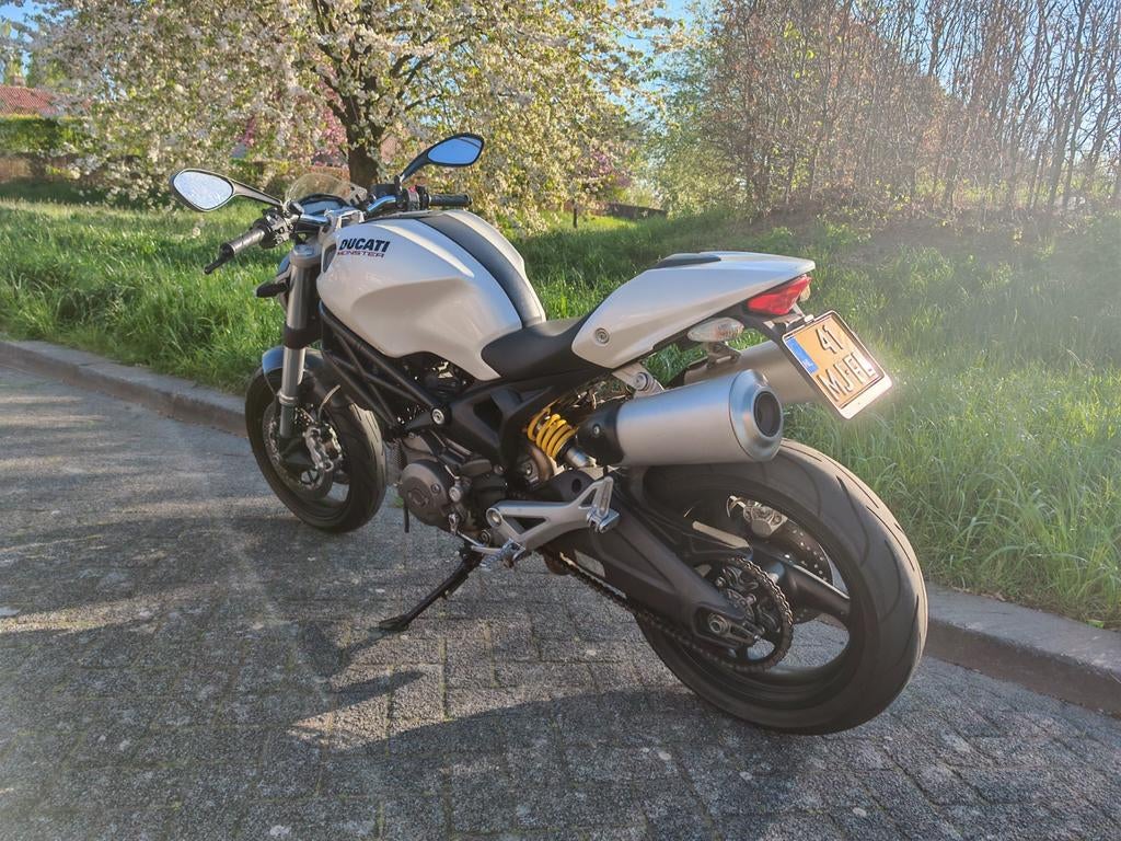 Ducati Monster 696+ - Parelmoer wit - 2008, Motoren, Motoren | Ducati, 2 cilinders, Gebruikt, Particulier, Minimaal motorrijbewijs A2