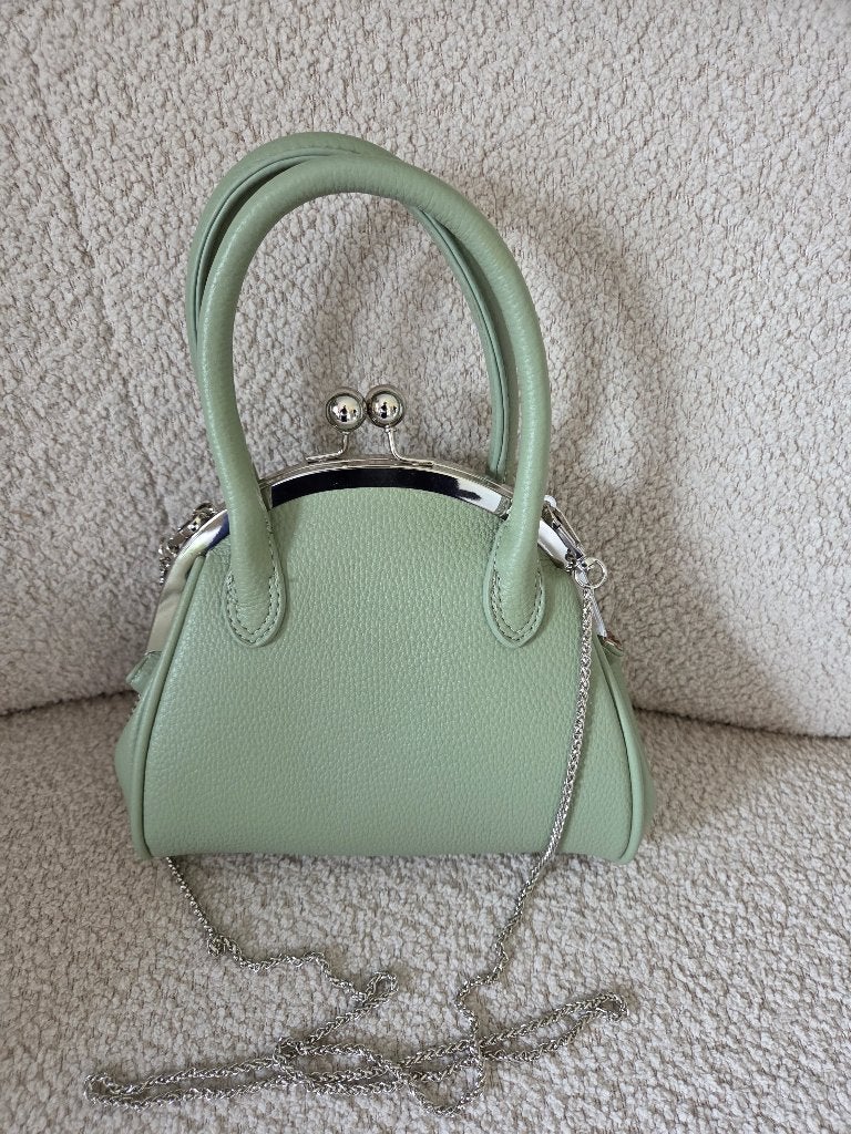 Schattig mintgroen avondtasje met zilveren ketting, Ophalen of Verzenden, Nieuw, Groen, Schoudertasje