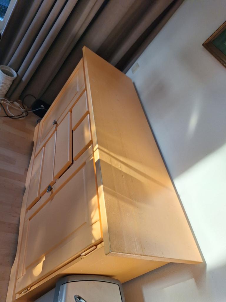 Gratis Dressoir in Stadshagen, Zwolle - Opknapper, Huis en Inrichting, Kasten | Dressoirs, Gebruikt, 100 tot 150 cm, 25 tot 50 cm
