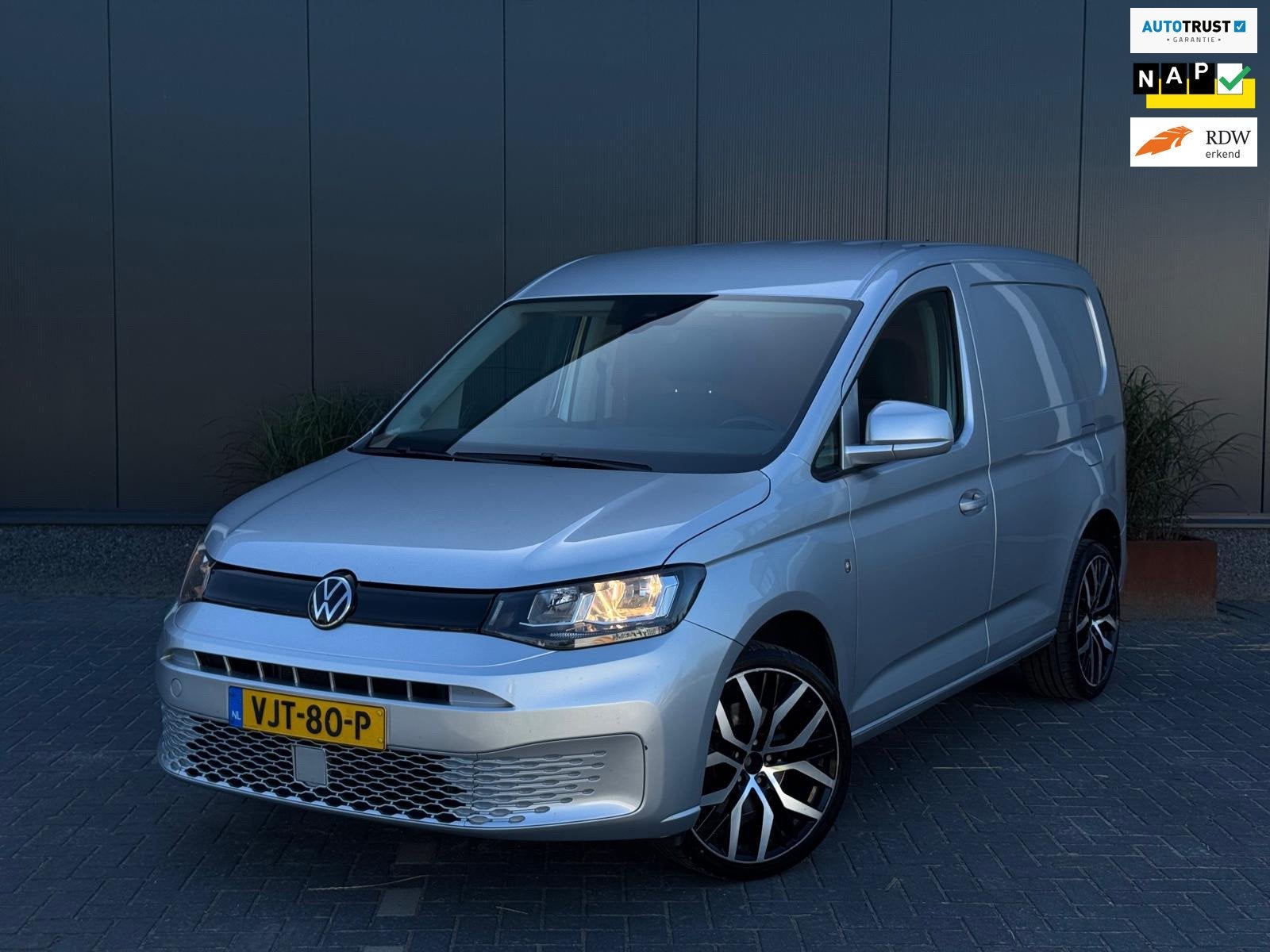 Volkswagen Caddy Cargo 2.0 TDI Comfort NIEUW MODEL AUTO NAVI, Stof, Gebruikt, 4 cilinders, Met garantie (alle)