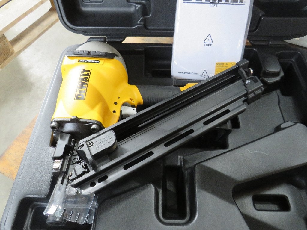 DeWALT DPN9033-XJ Stripspijker Tacker 33 50-90mm Nieuw, Dewalt.com, DeWalt, Dewalt, Nieuw