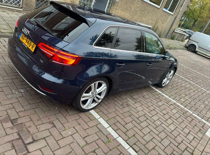 Audi A3 1.6 TDI 81KW Sportback S-tronic 2017 Blauw, Auto's, Audi, 680 kg, 4 cilinders, Blauw, Origineel Nederlands