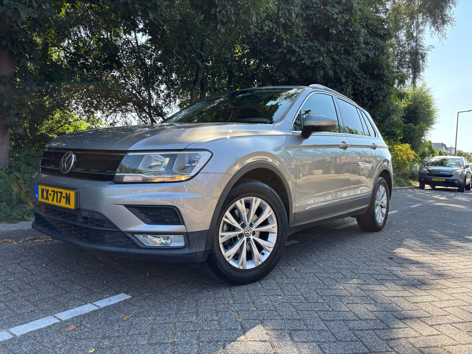 Volkswagen Tiguan 1.4 TSI 92KW 2017 Grijs, Auto's, Volkswagen, Voorwielaandrijving, 125 pk, 4 cilinders, Origineel Nederlands