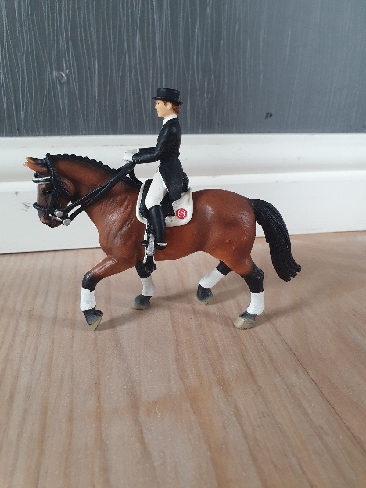 Schleich Hanoveraans dressuurpaard, Ophalen of Verzenden, Zo goed als nieuw, Paard, Beeldje of Figuurtje
