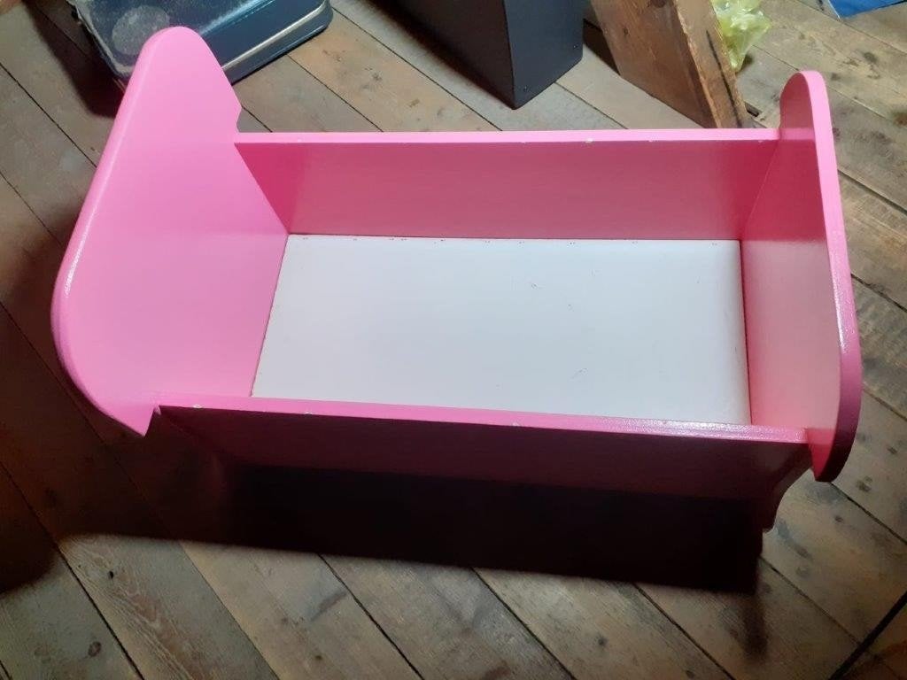 2x groot poppenbed 64x40x40 cm, Ophalen, Gebruikt, Overige typen