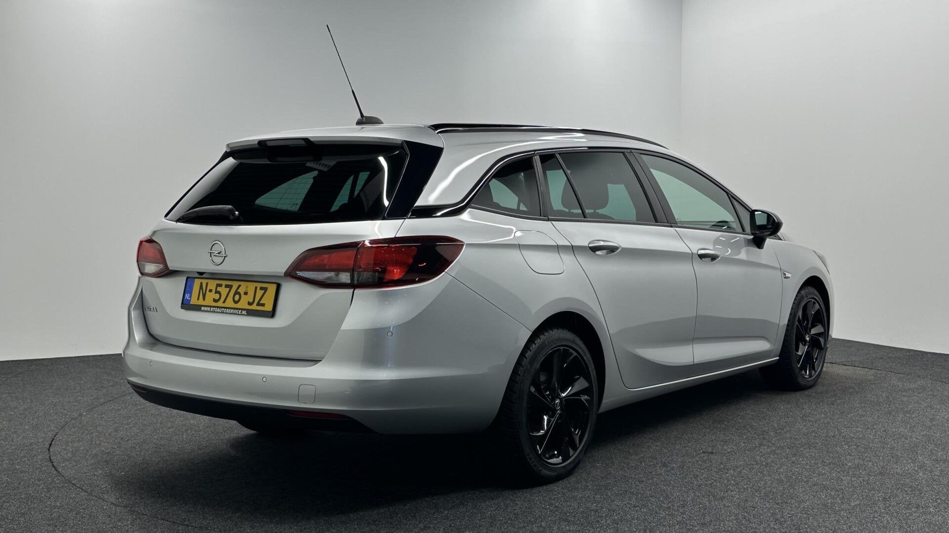 Opel Astra Sports Tourer 1.2 Blitz Elegance CARPLAY ECC NAVI, Auto's, Voorwielaandrijving, 1199 cc, Met garantie (alle), Origineel Nederlands