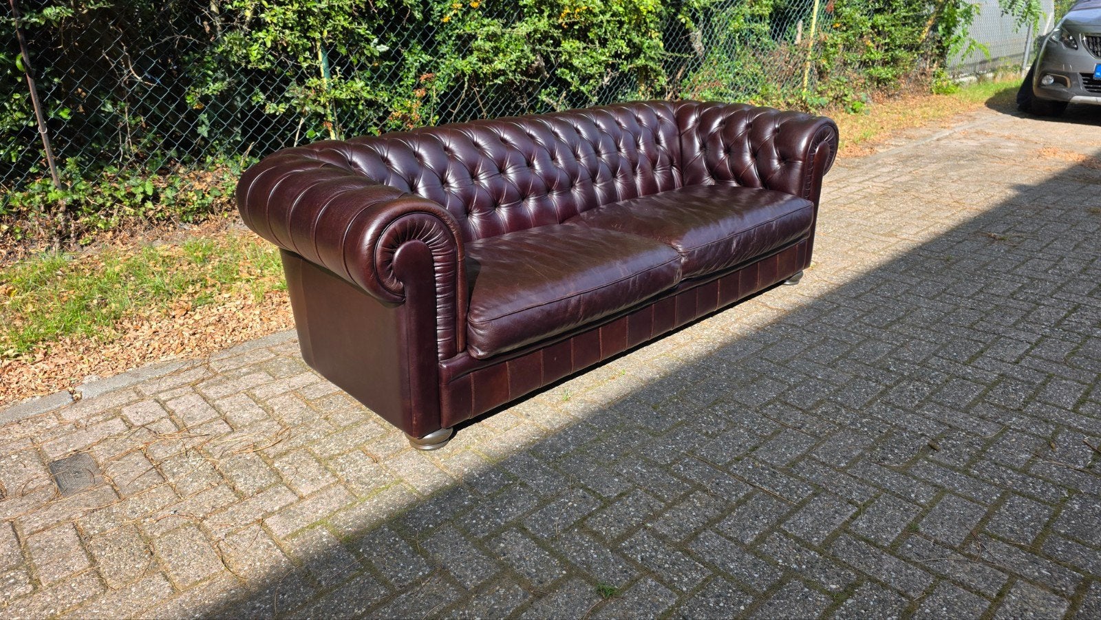 100% ambachtelijke klasse chesterfield 3 zit bank by Natuzzi, Huis en Inrichting, Ophalen, Driepersoons, Zo goed als nieuw, 200 tot 250 cm