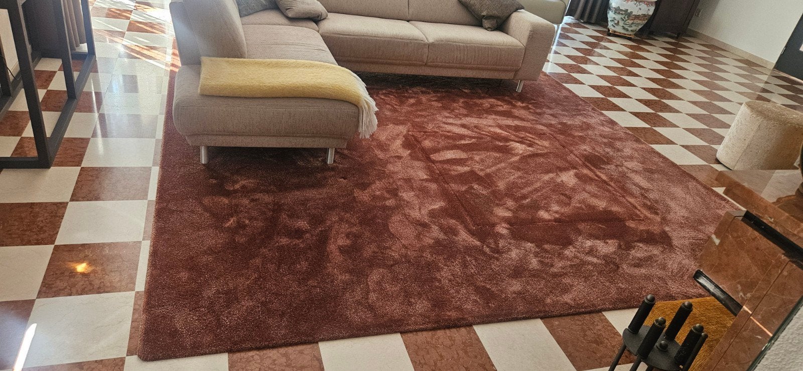 Vloerkleed van Van Besouw, Huis en Inrichting, Ophalen, Bruin, 200 cm of meer