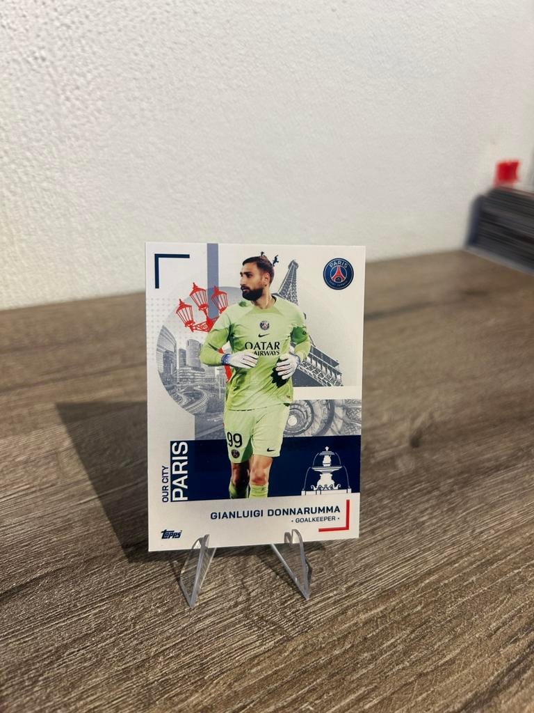 Gianluigi Donnarumma 2022-23 Topps Paris Saint-Germain #34, Ophalen of Verzenden, Zo goed als nieuw, Buitenlandse clubs, Spelerskaart