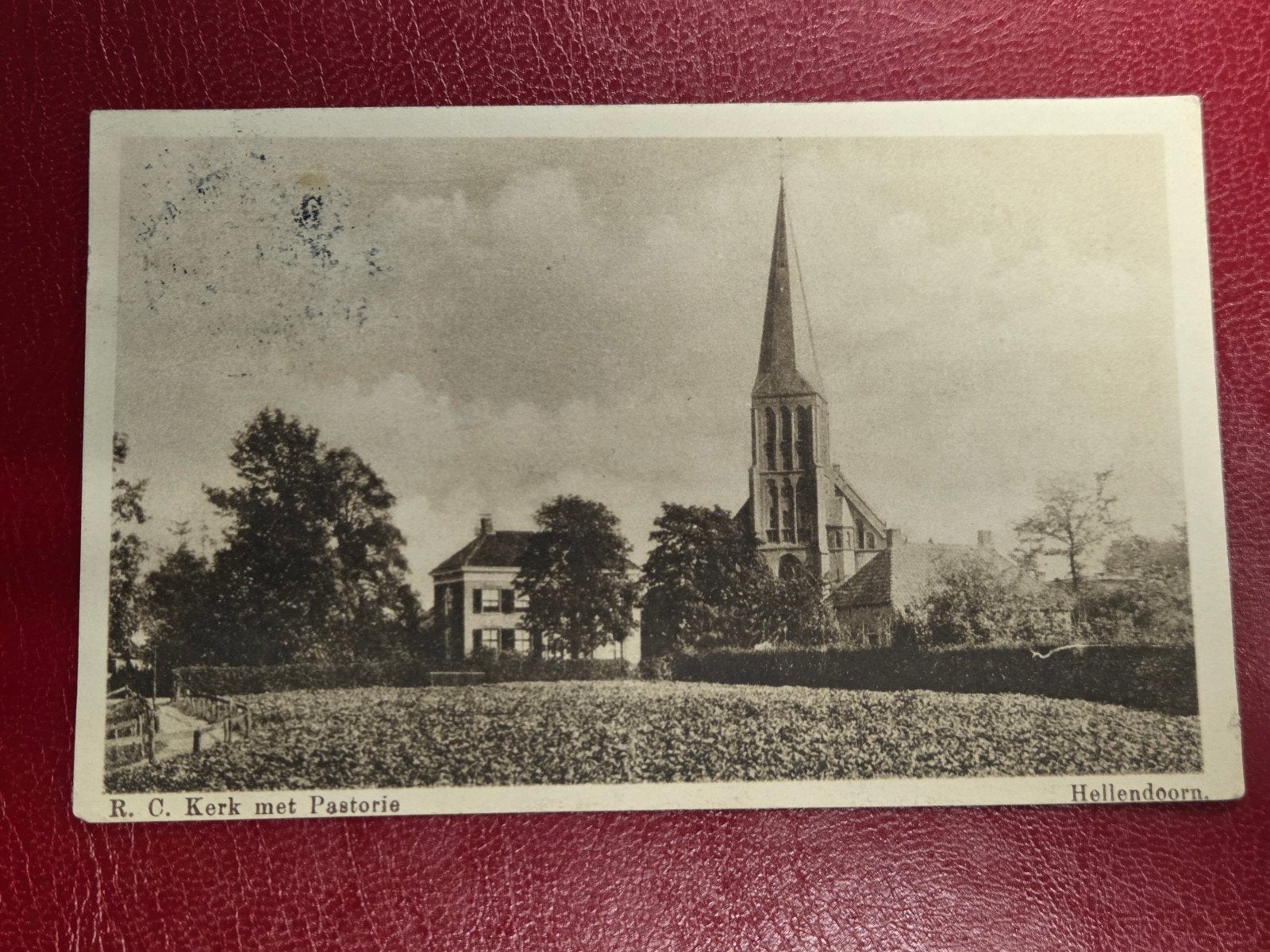 Hellendoorn R.C. Kerk met Pastorie, Ophalen of Verzenden, 1940 tot 1960, Overijssel