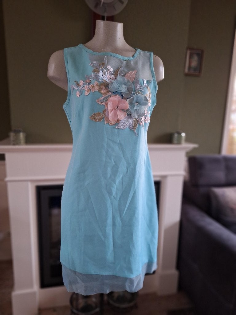 Rinascimento a lijn jurk met 3d bloem jurk L, Kleding | Dames, Jurken, Zo goed als nieuw, Knielengte, Verzenden, Blauw