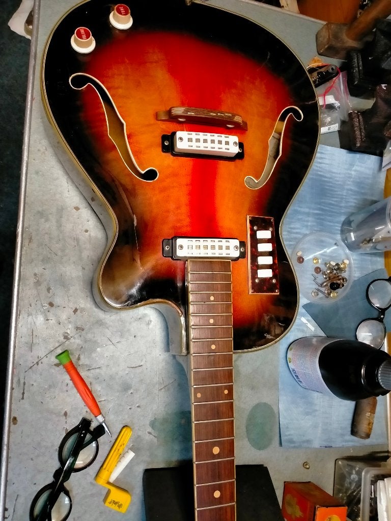 Onderdelen gezocht EKO 200 el. gitaar, Ophalen of Verzenden, Gebruikt, Elektrische gitaar