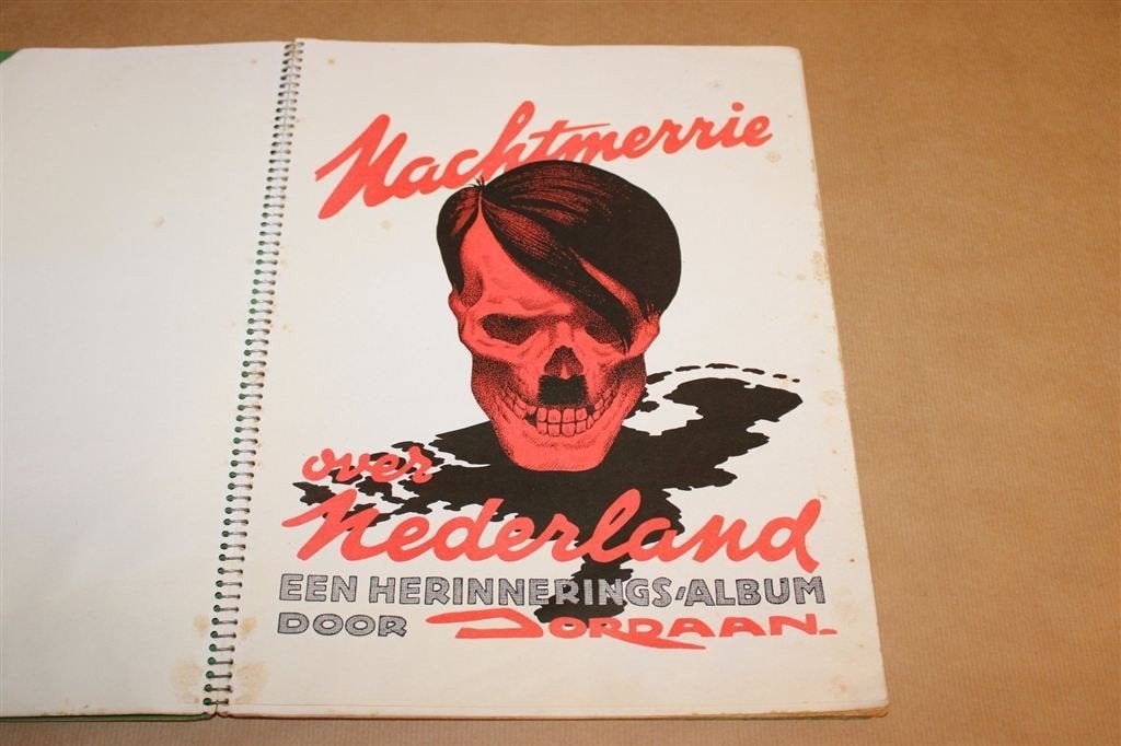 Nachtmerrie over Nederland — Jordaan, Spotprenten WO2 1945, Ophalen of Verzenden, Tweede Wereldoorlog, Gelezen, Overige onderwerpen