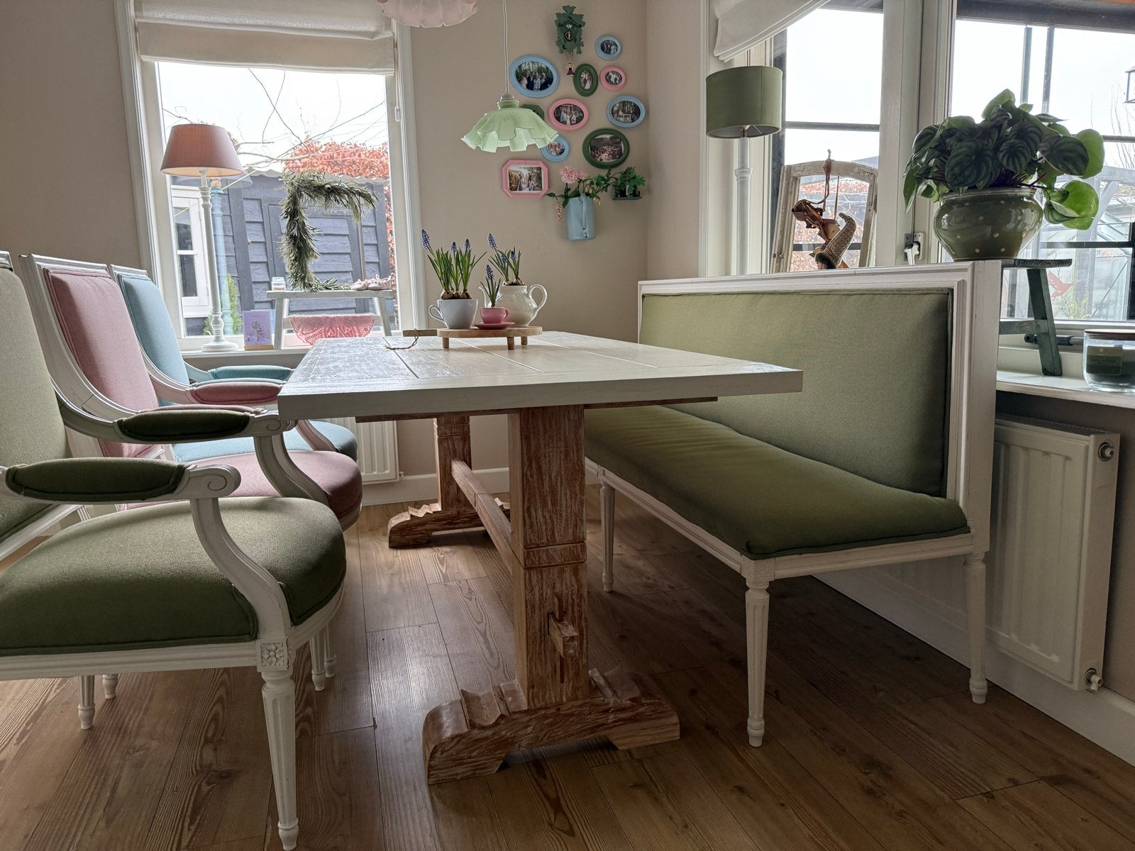 Elegante eetkamerstoelen en bank in diverse kleuren, Ophalen, Gebruikt, Overige kleuren, Drie