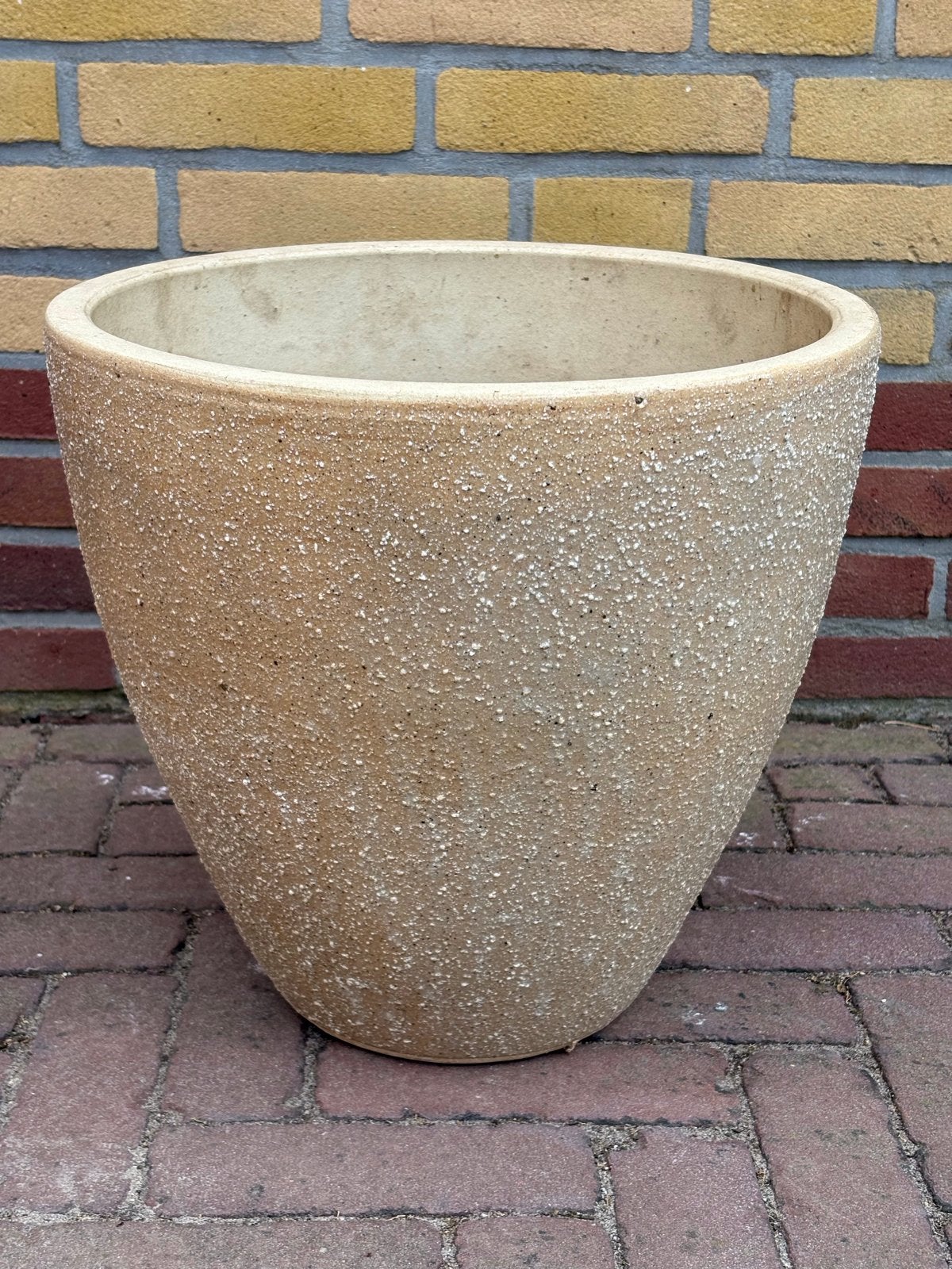 Grote ronde bloempot van steen, Steen, Gebruikt, Rond, Minder dan 40 cm
