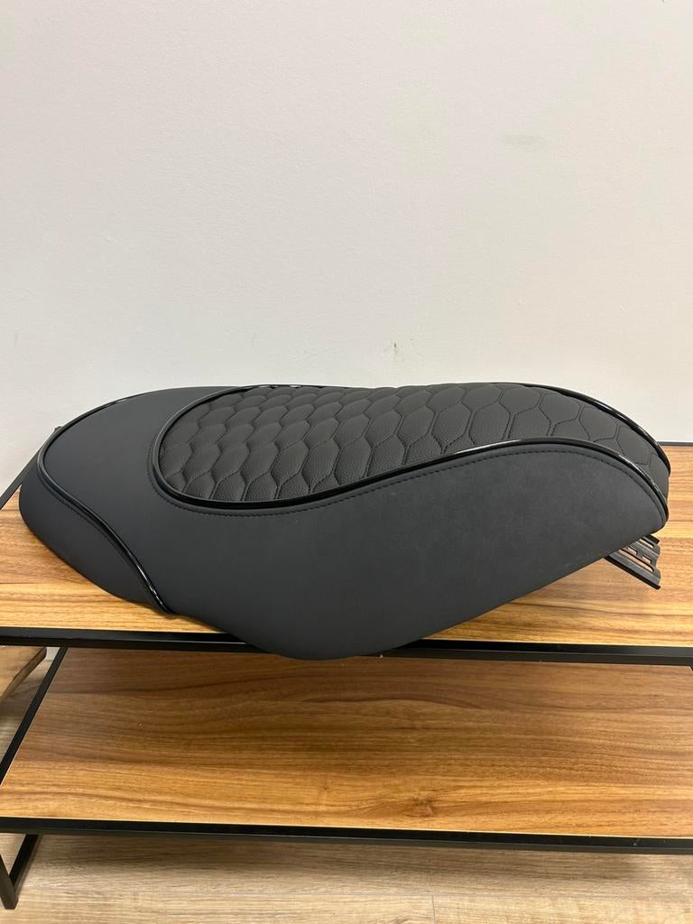 Custom zadel Piaggio Zip | Enkel Seat Leer Zijkant Stof, Fietsen en Brommers, Brommeronderdelen | Scooters, Ophalen of Verzenden