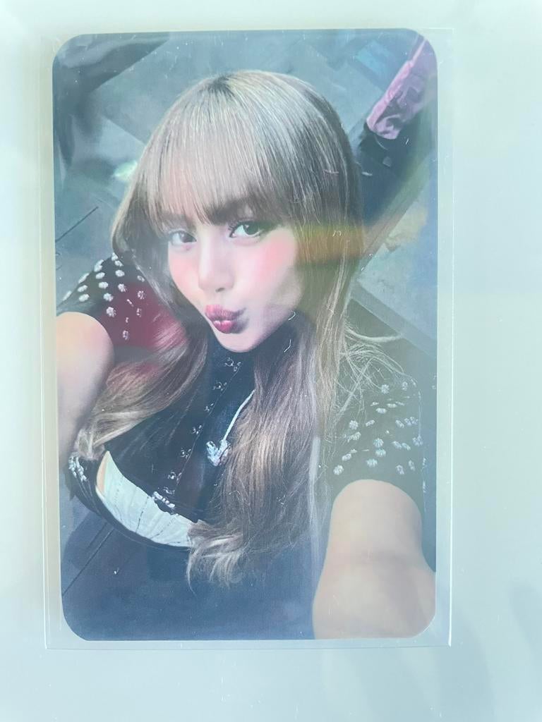 Blackpink Lisa fotocard, Ophalen of Verzenden, Zo goed als nieuw, Foto of Kaart
