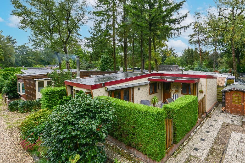 Te huur ongemeubileerd L-chalet voor lange termijn., Airconditioning, Bemiddelingsbureau, 2 slaapkamers, Recreatiepark