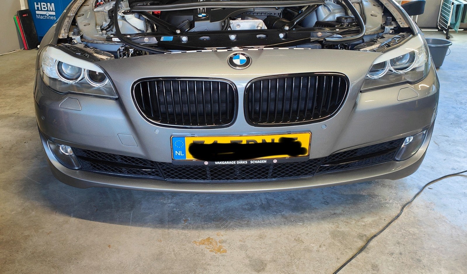 BMW 5 Serie F10/F11 Voorbumper A52 Spacegrau Metallic, Ophalen, Gebruikt, Voor, Bumper