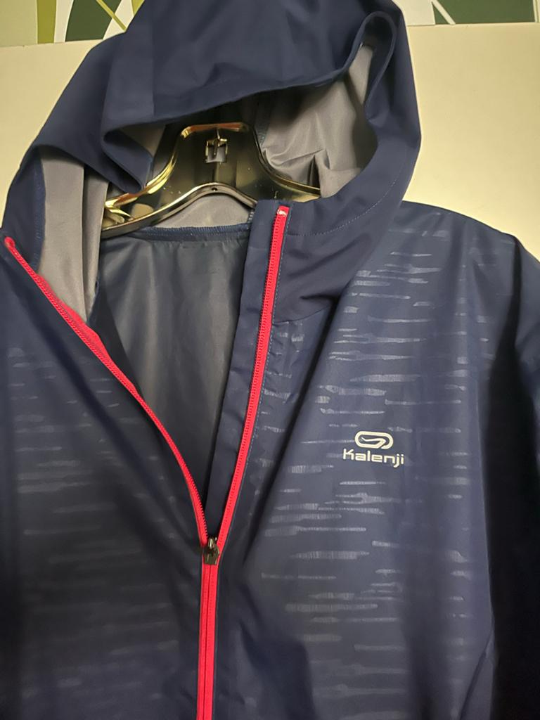 Kalenji hardloopjack, maat M, zo goed als nieuw, Maat 38/40 (M), Blauw, Overige typen, Ophalen of Verzenden