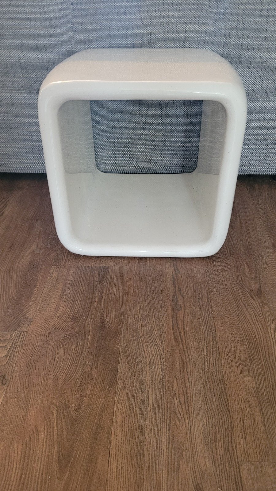 Witte vierkante bijzettafel/nachtkastje, Gebruikt, Vierkant, Modern, minimalistisch, Ophalen