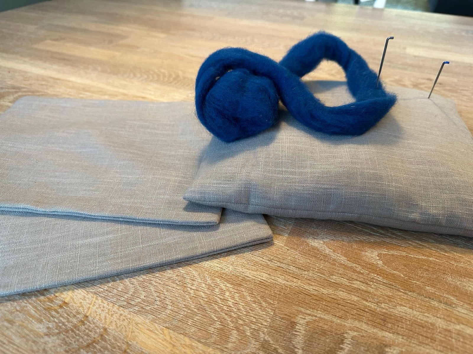Prikmat viltnaaldmat voor naaldvilten - Linnen dubbellaags, Ophalen of Verzenden, Textiel, Gereedschap of Toebehoren, Beige