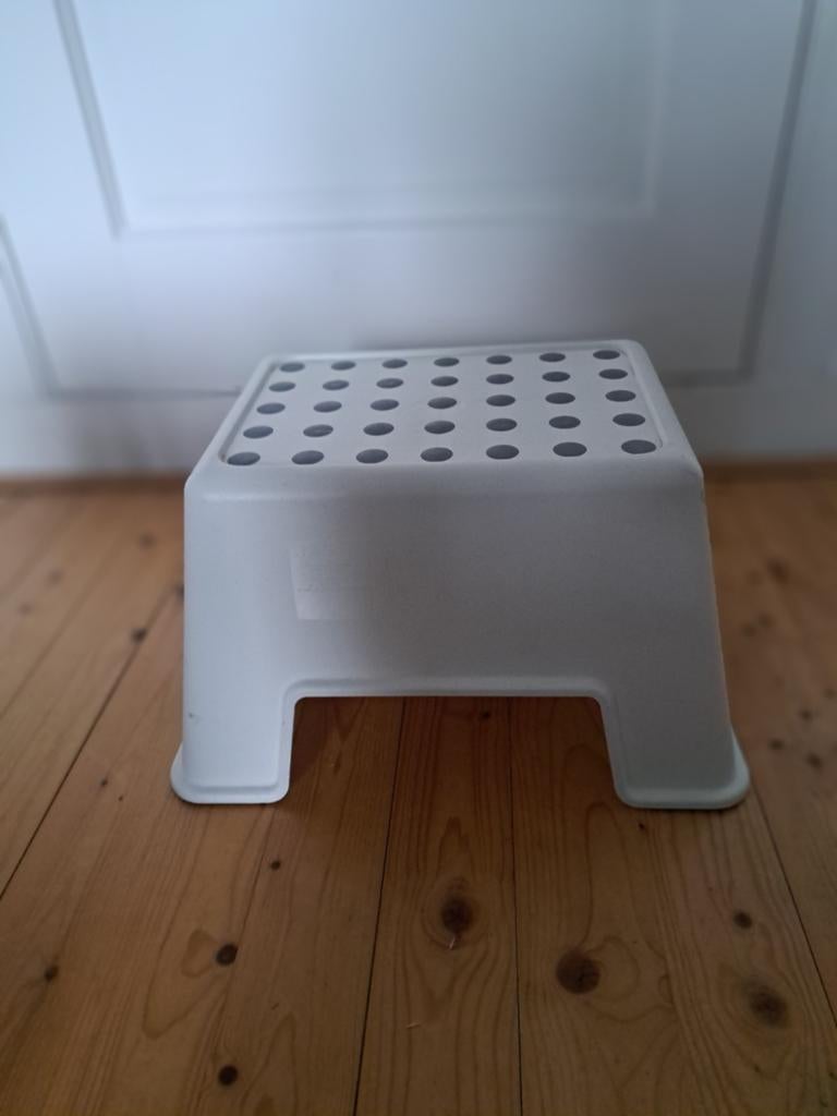 IKEA BOLMEN opstapkrukje - Wit - Goede staat, Ophalen of Verzenden, Gebruikt, Kunststof