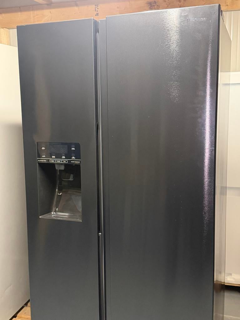 Hisense Amerikaanse Koelkast met Water- en IJsdispenser, Ophalen, Gebruikt, 200 liter of meer, 60 cm of meer